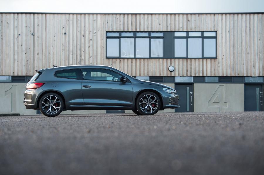  Volkswagen Scirocco GTS 2016 года  (UK) (фото 10 из 29)